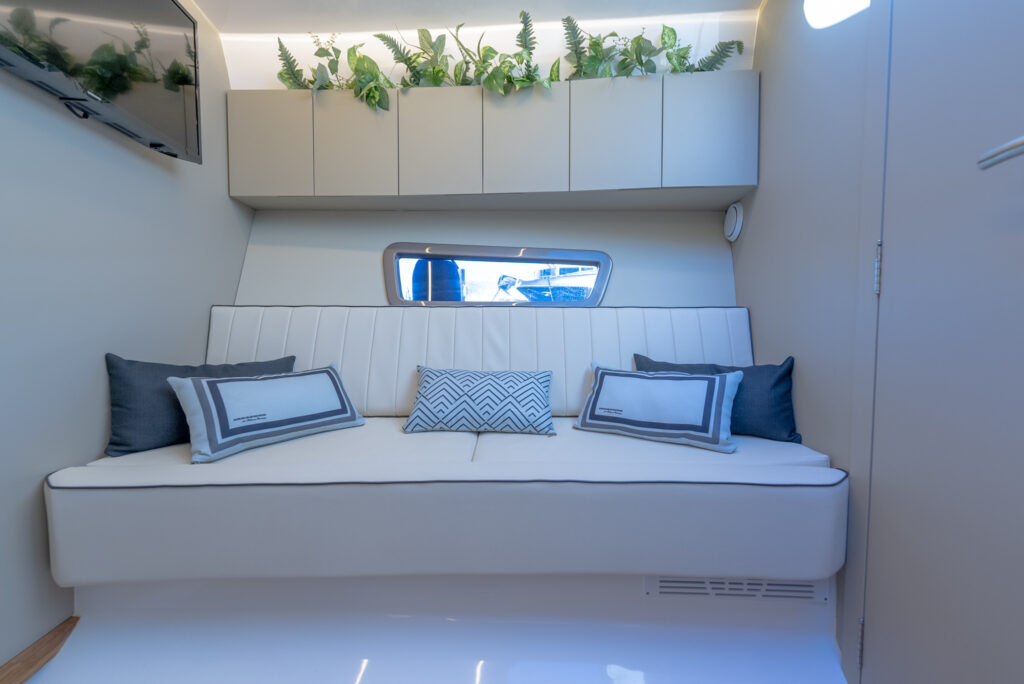 Hanover Yachts photo 415 interior DIGIGEN – Hanover-12 affordable Luxury boats with Best Selling Boats - Shop and buy used or new boats at Best Selling Boats.