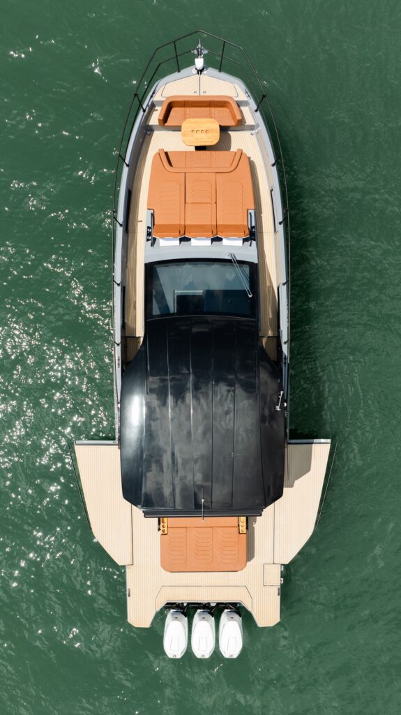 Hanover Yachts photo 447 Hanover 447 9 affordable Luxury boats with Best Selling Boats - Shop and buy used or new boats at Best Selling Boats.