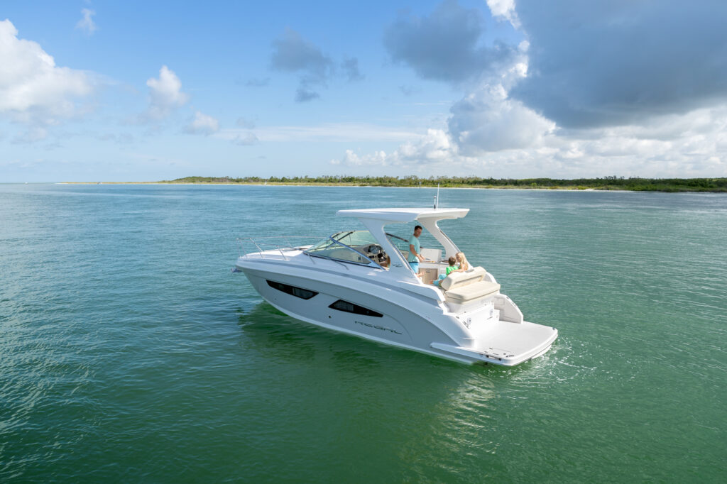 Regal Drone 33_express_beauty_19_0720-2k Shop and buy New or Used boats at Best Selling Boats - Shop and buy used or new boats at Best Selling Boats.