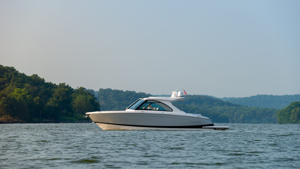 Regal Drone LS36_beauty_22_0650-2k Shop and buy New or Used boats at Best Selling Boats - Shop and buy used or new boats at Best Selling Boats.