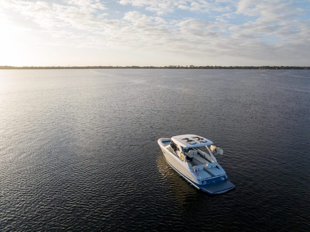 Regal Drone download-1 Shop and buy New or Used boats at Best Selling Boats - Shop and buy used or new boats at Best Selling Boats.