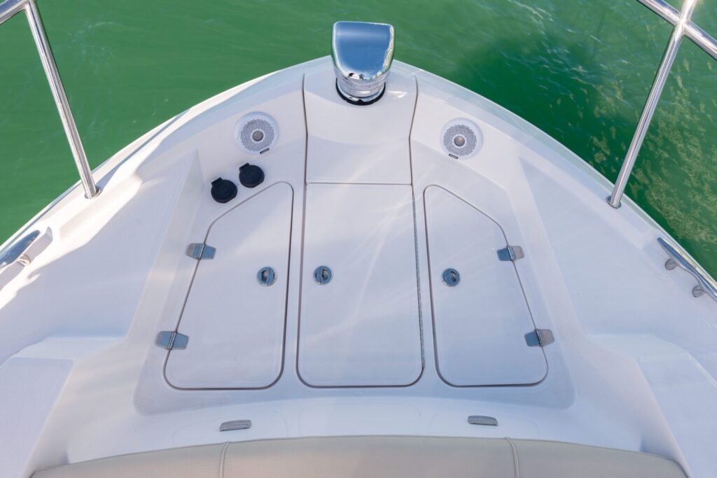 Regal Exterior 38FXO_inset_19_274-2k-1536×1025 Shop and buy New or Used boats at Best Selling Boats - Shop and buy used or new boats at Best Selling Boats.