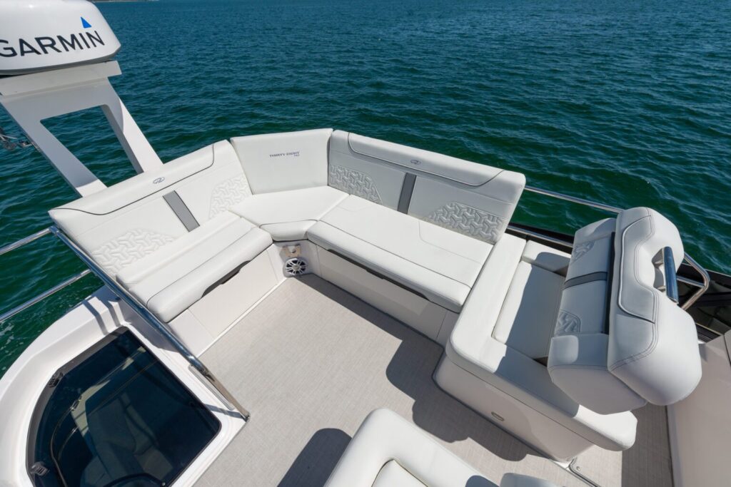 Regal Exterior 38fly_inset_22_022-2k-1536×1025 Shop and buy New or Used boats at Best Selling Boats - Shop and buy used or new boats at Best Selling Boats.