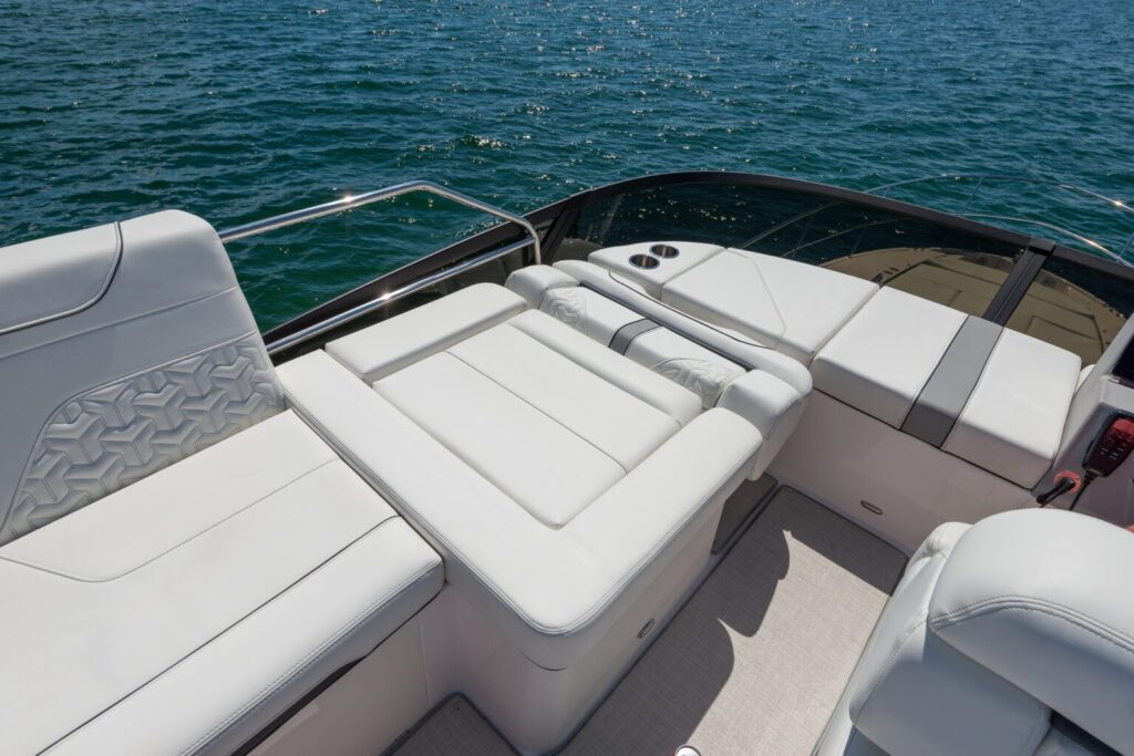 Regal Exterior 38fly_inset_22_059-2k-1536×1025 Shop and buy New or Used boats at Best Selling Boats - Shop and buy used or new boats at Best Selling Boats.