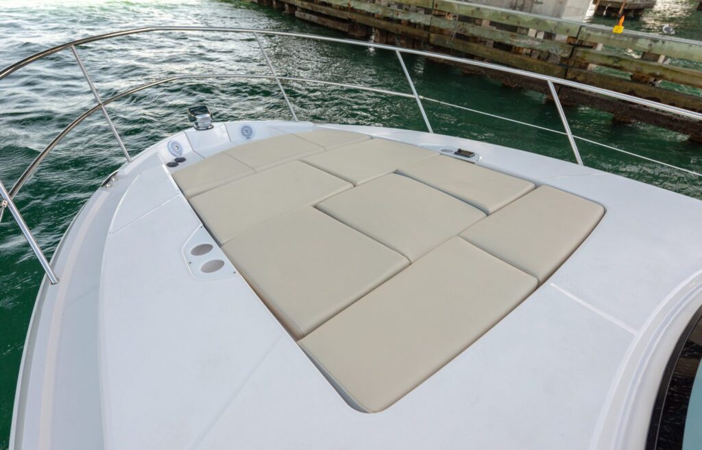 Regal Exterior 38xo_inset_19_345-2k-1536×986 Shop and buy New or Used boats at Best Selling Boats - Shop and buy used or new boats at Best Selling Boats.