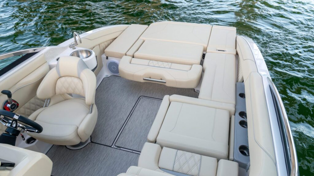 Regal Exterior ls4c-spacious-1536×864 Shop and buy New or Used boats at Best Selling Boats - Shop and buy used or new boats at Best Selling Boats.