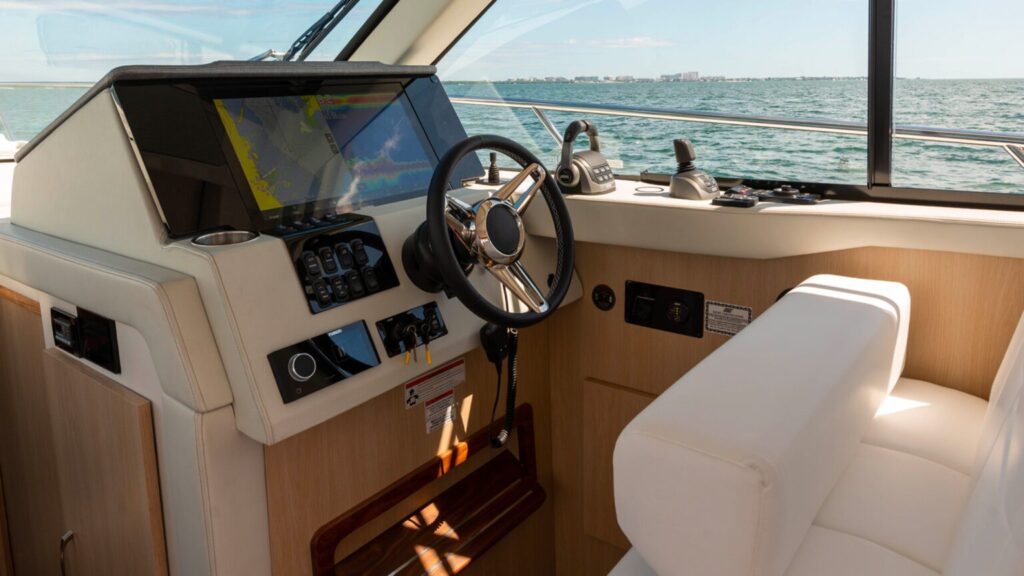 Regal Interior 38GrandeCoupe-Helm-1536×864 Shop and buy New or Used boats at Best Selling Boats - Shop and buy used or new boats at Best Selling Boats.