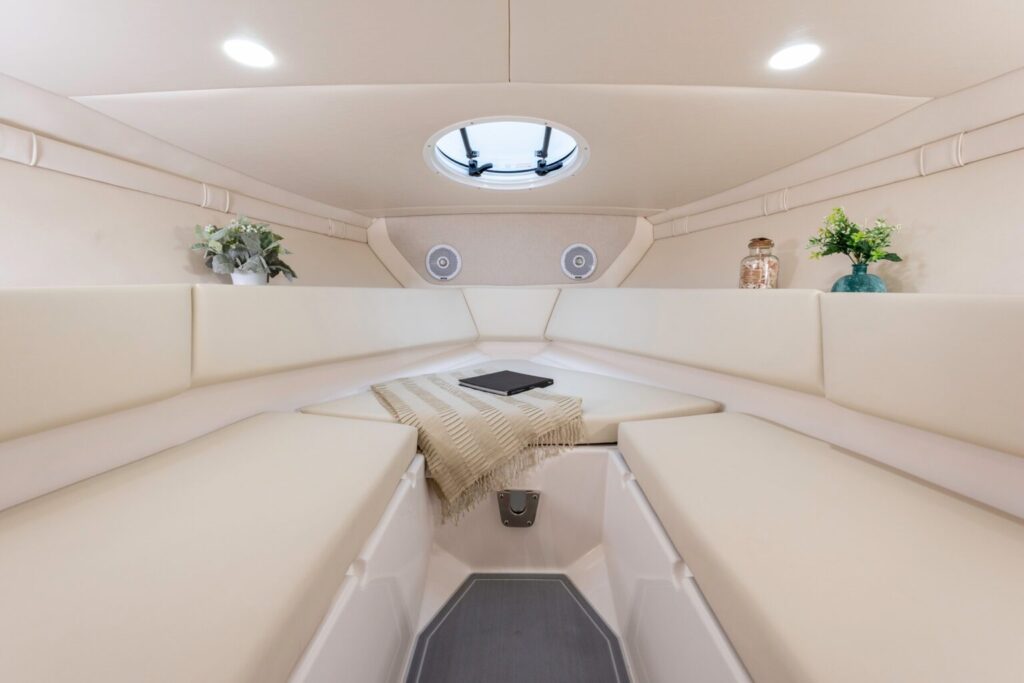 Regal Interior ls4c_interior_19_157-2k-1536×1025 Shop and buy New or Used boats at Best Selling Boats - Shop and buy used or new boats at Best Selling Boats.