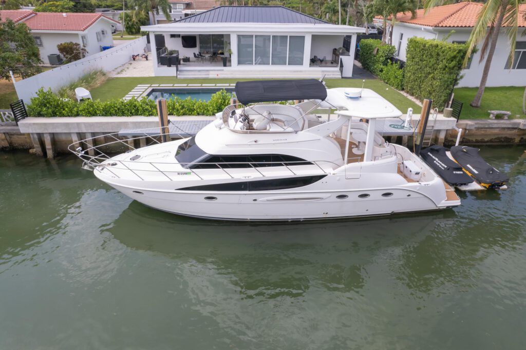 2007-meridian-459-motoryacht-power-9488693-20240730192955720-1_XLARGE.jpg - Shop and buy used or new boats at Best Selling Boats.