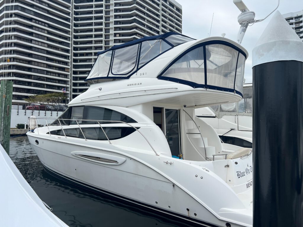 2009-meridian-391-sedan-power-9659830-20250120130800694-1_XLARGE.jpg - Shop and buy used or new boats at Best Selling Boats.