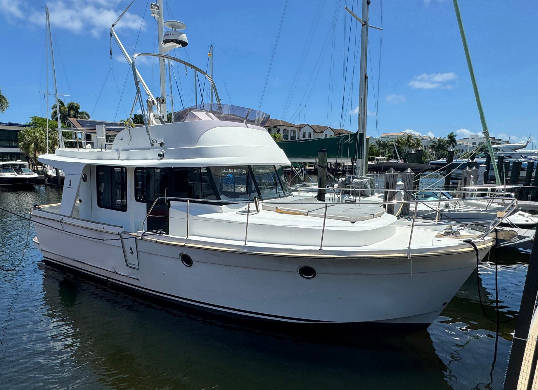 2017-beneteau-swift-trawler-34-power-9661025-20250122054706407-1_XLARGE.jpg - Shop and buy used or new boats at Best Selling Boats.