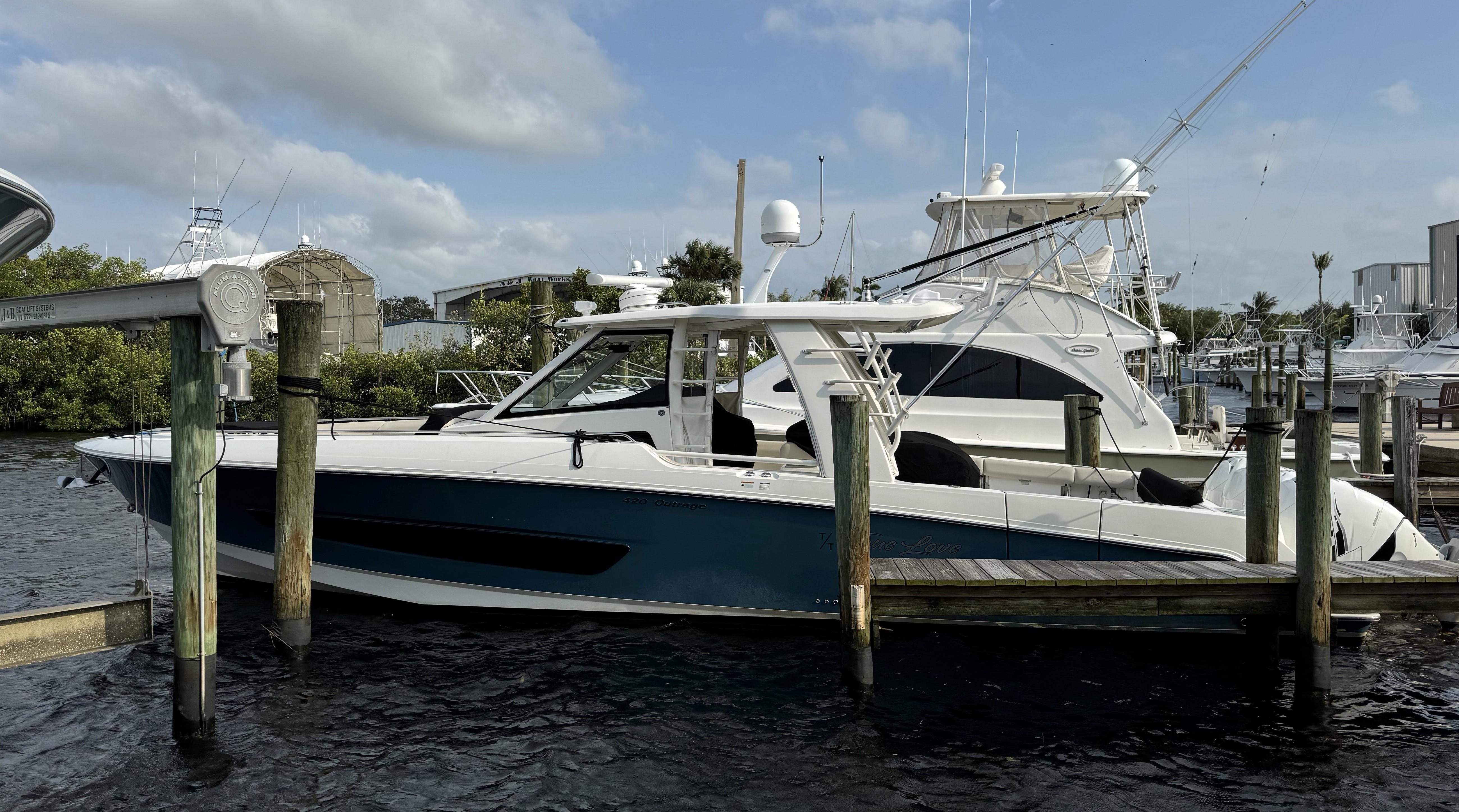 2018-boston-whaler-420-outrage-power-9591697-20241024095659142-1_XLARGE.jpg - Shop and buy used or new boats at Best Selling Boats.