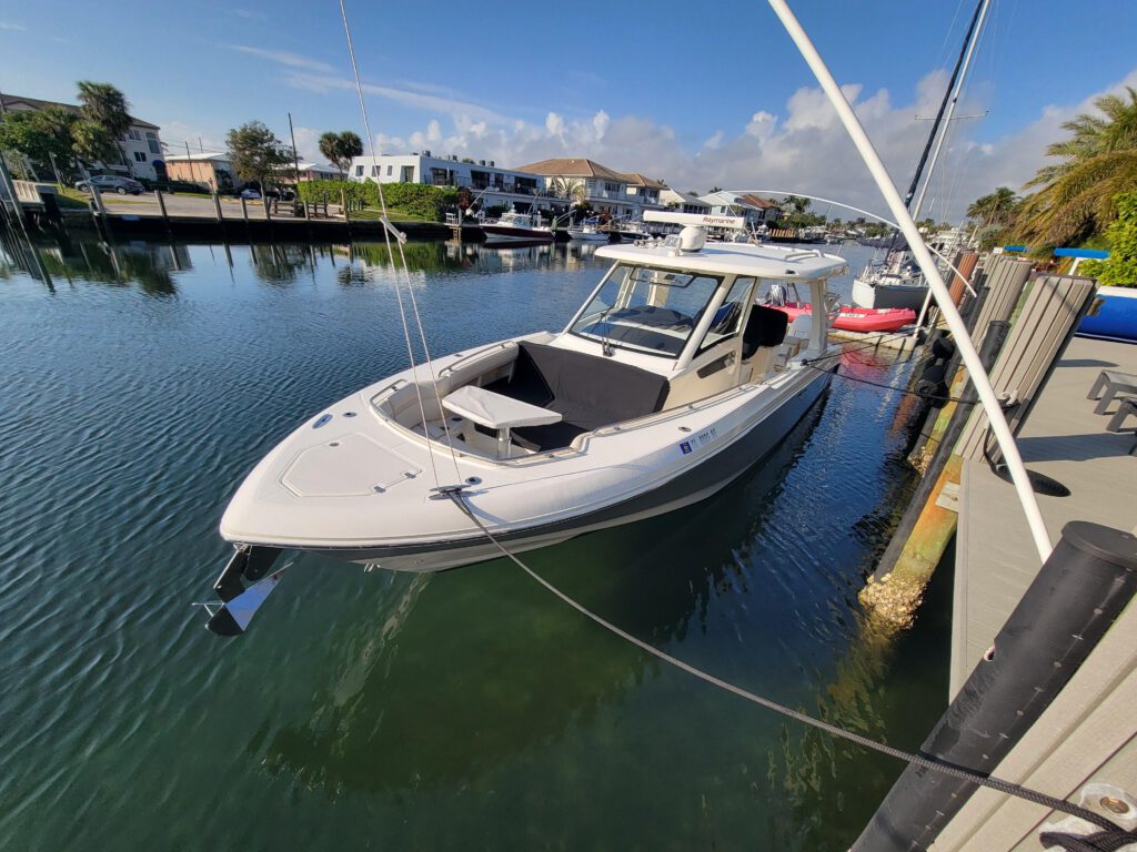 2019-boston-whaler-350-realm-power-9682551-973884239-0-130220250901-0.jpg - Shop and buy used or new boats at Best Selling Boats.