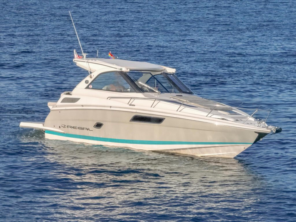 2020-regal-35-sport-coupe-power-9496319-20240812062420033-1_XLARGE.jpg - Shop and buy used or new boats at Best Selling Boats.