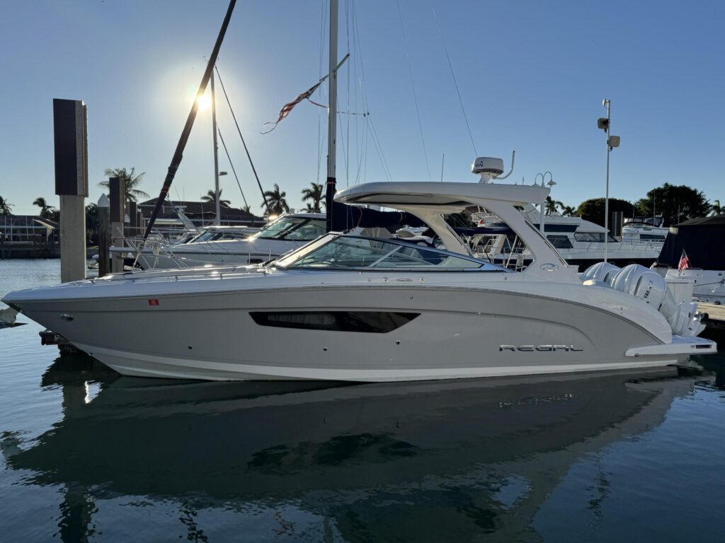 2023-regal-33-obx-power-9638215-20241219182547564-1_XLARGE.jpg - Shop and buy used or new boats at Best Selling Boats.