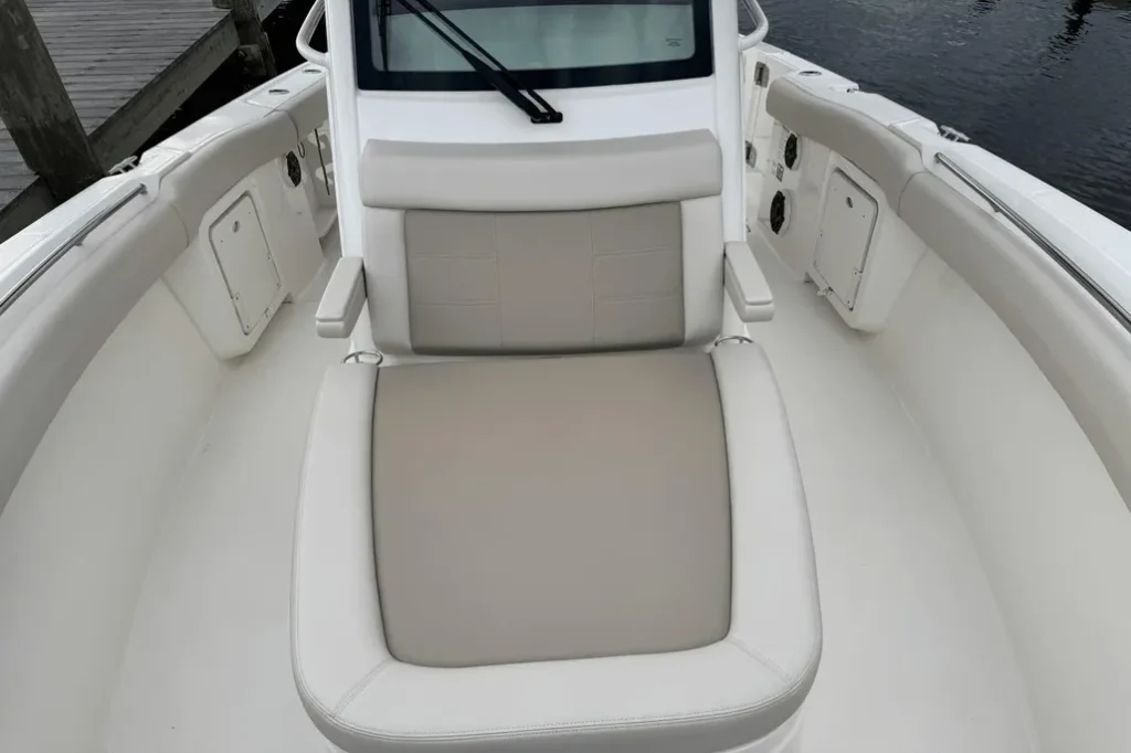 2025-boston-whaler-280-outrage-power-9566399-972697159-0-140120251452-28 - Shop and buy used or new boats at Best Selling Boats.