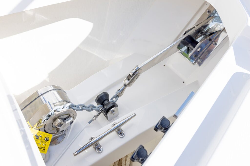 43_LE_Anchor_Locker - Shop and buy used or new boats at Best Selling Boats.