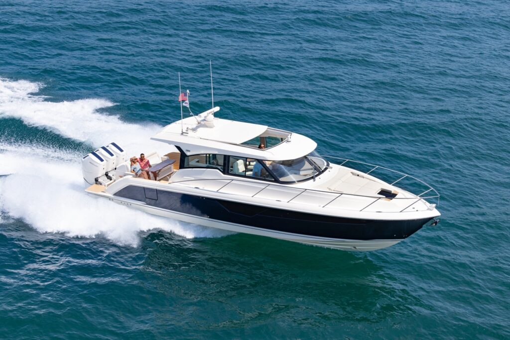 48LE_exterior-2024-19 - Shop and buy used or new boats at Best Selling Boats.