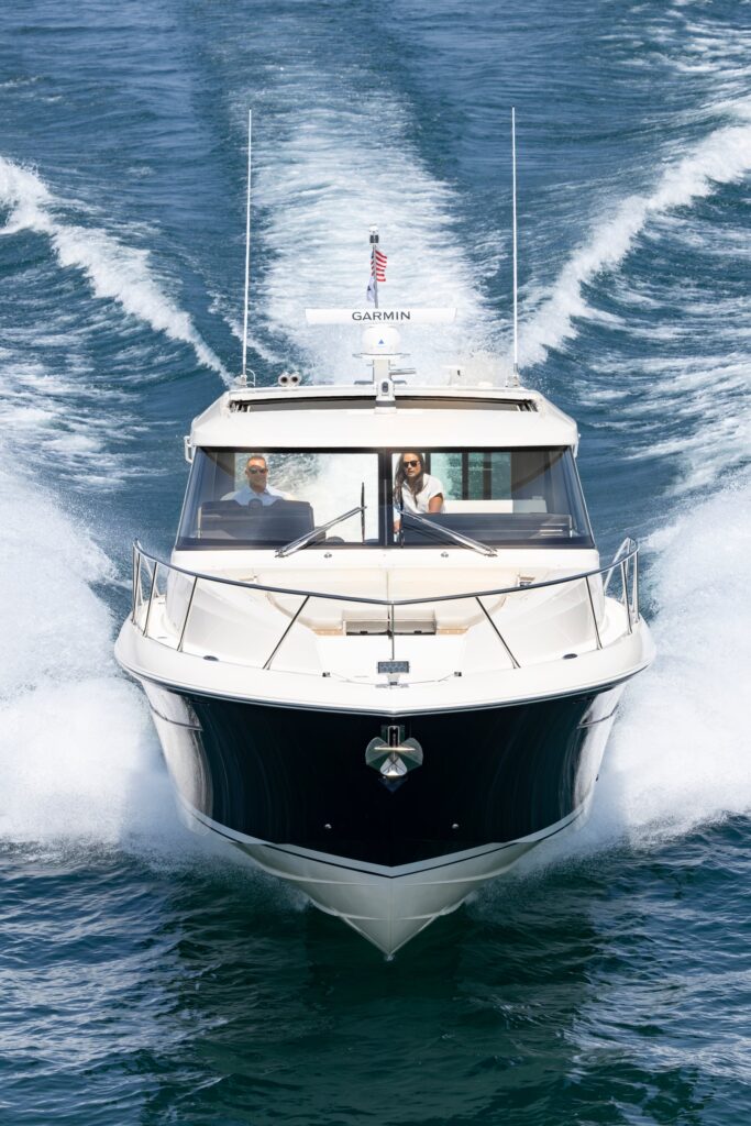 48LE_exterior-2024-20 - Shop and buy used or new boats at Best Selling Boats.