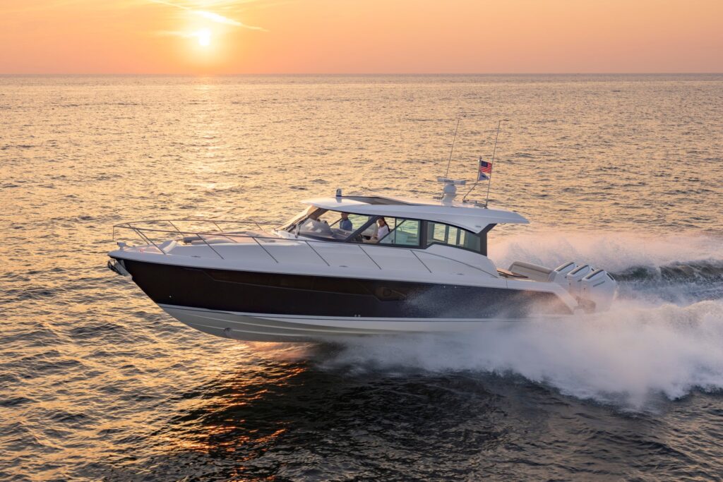 48LE_exterior-2024-27 - Shop and buy used or new boats at Best Selling Boats.