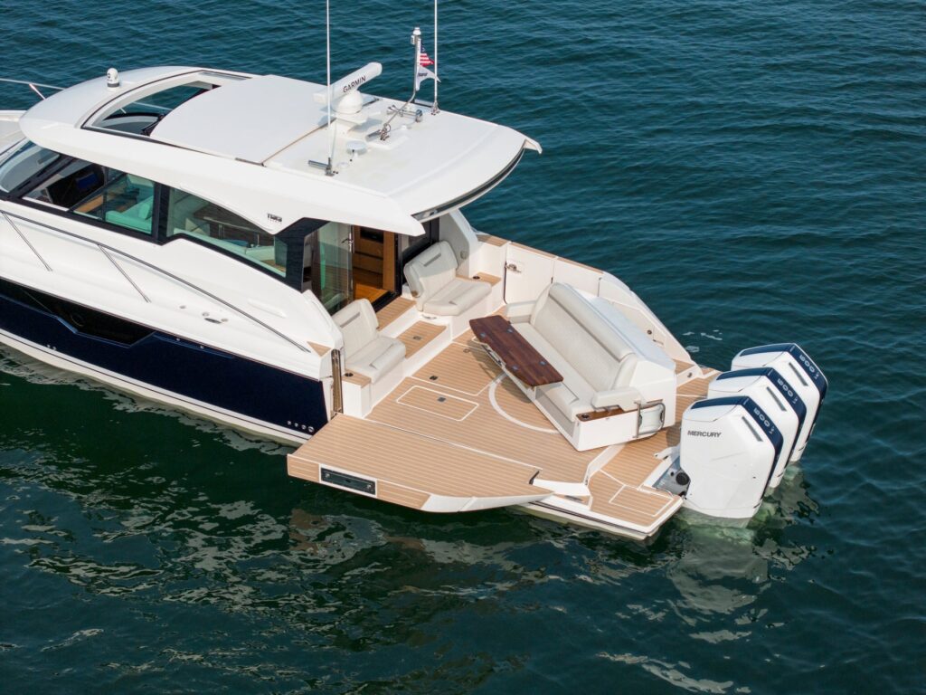 48LE_exterior-2024-6 - Shop and buy used or new boats at Best Selling Boats.