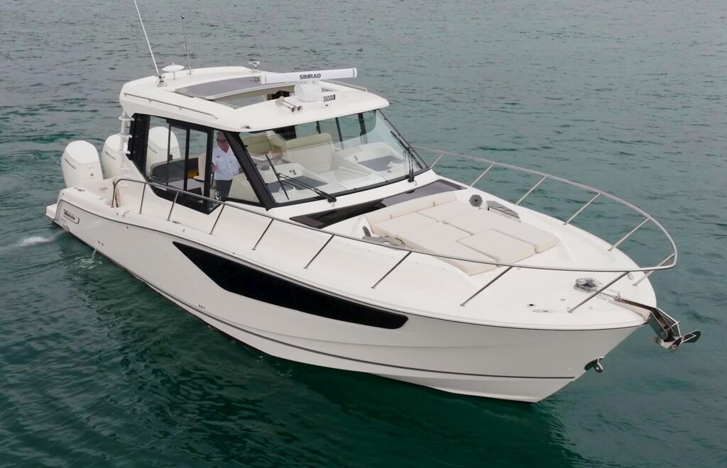 8704872_20240209114306018_1_XLARGE - Shop and buy used or new boats at Best Selling Boats.