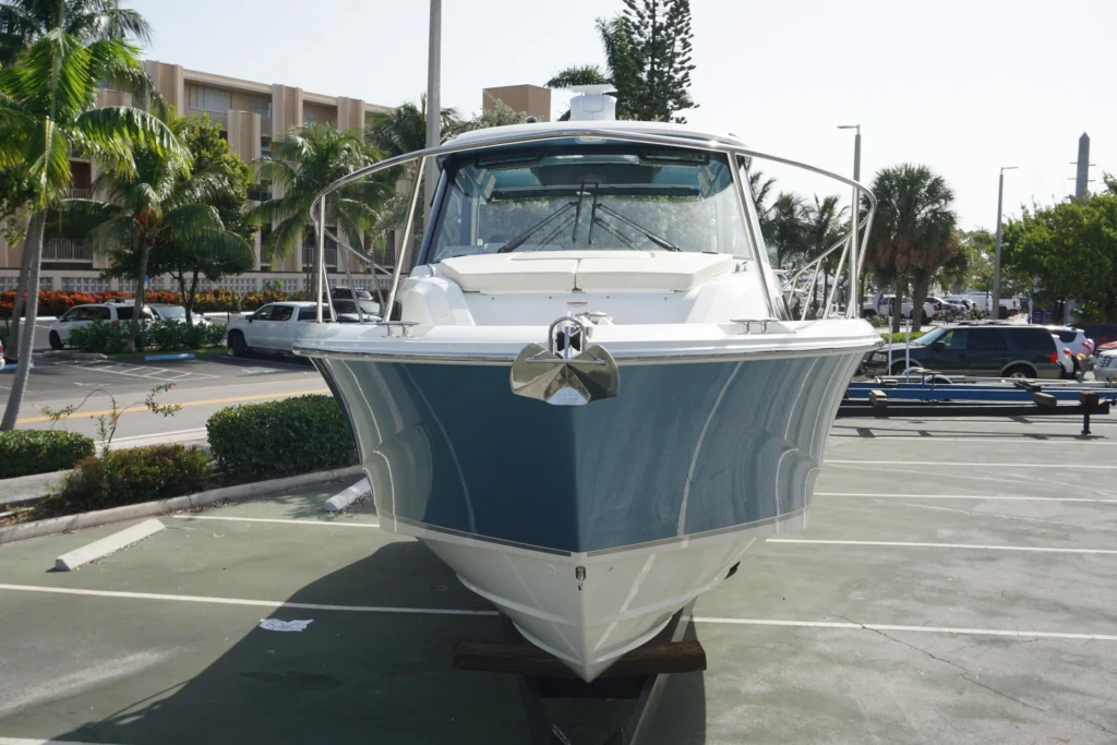 8733996_20230726082816019_1_XLARGE.jpg - Shop and buy used or new boats at Best Selling Boats.