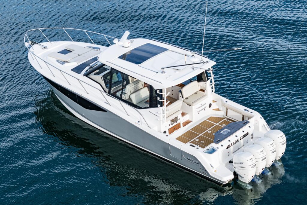 9229254_20240207122903588_1_XLARGE - Shop and buy used or new boats at Best Selling Boats.