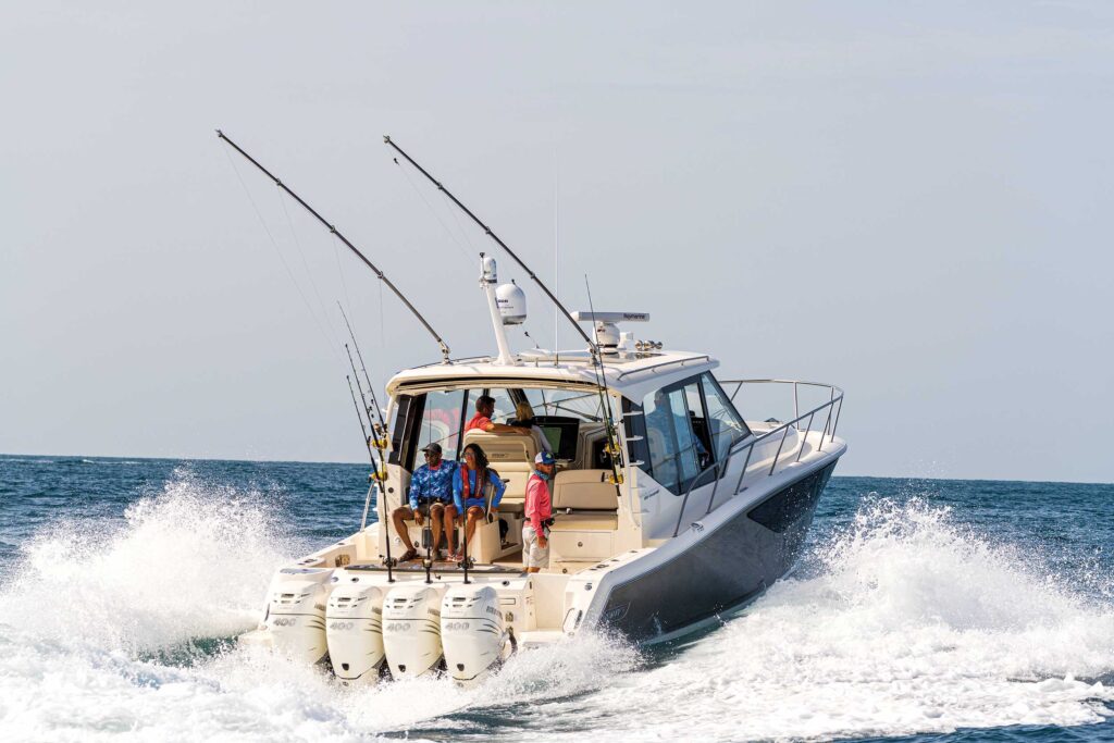 FBBG21-Boston-Whaler-405 - Shop and buy used or new boats at Best Selling Boats.