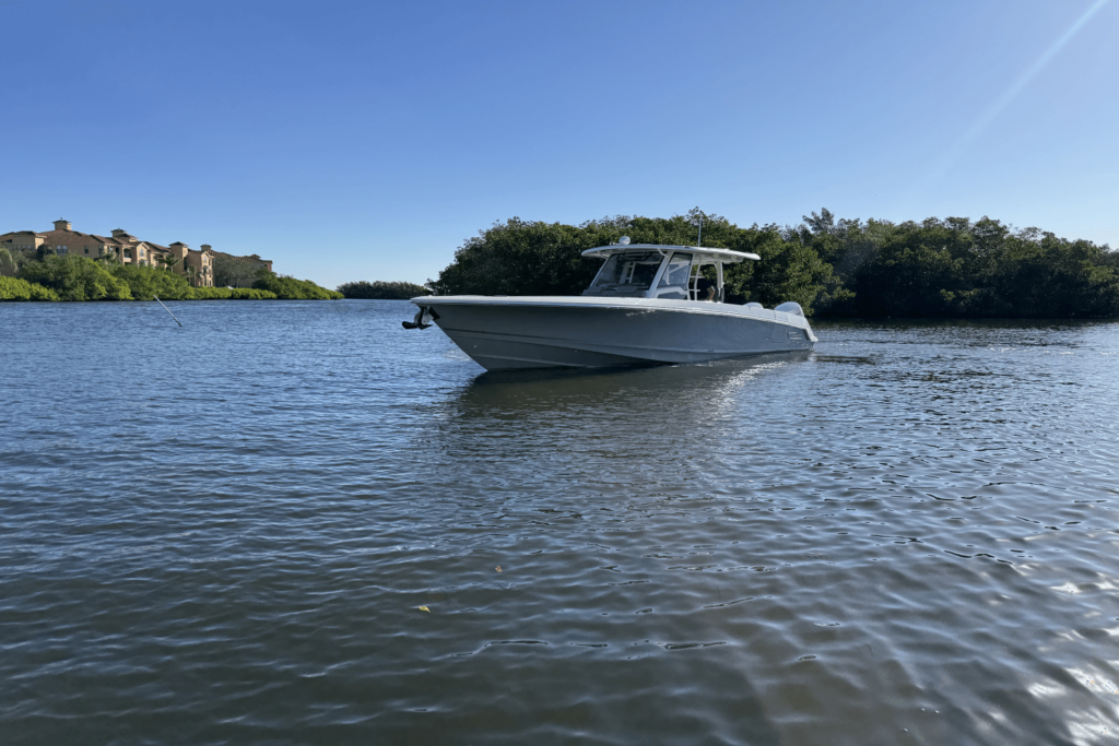 k6lr3xejau1gkhxl20db_cropped - Shop and buy used or new boats at Best Selling Boats.